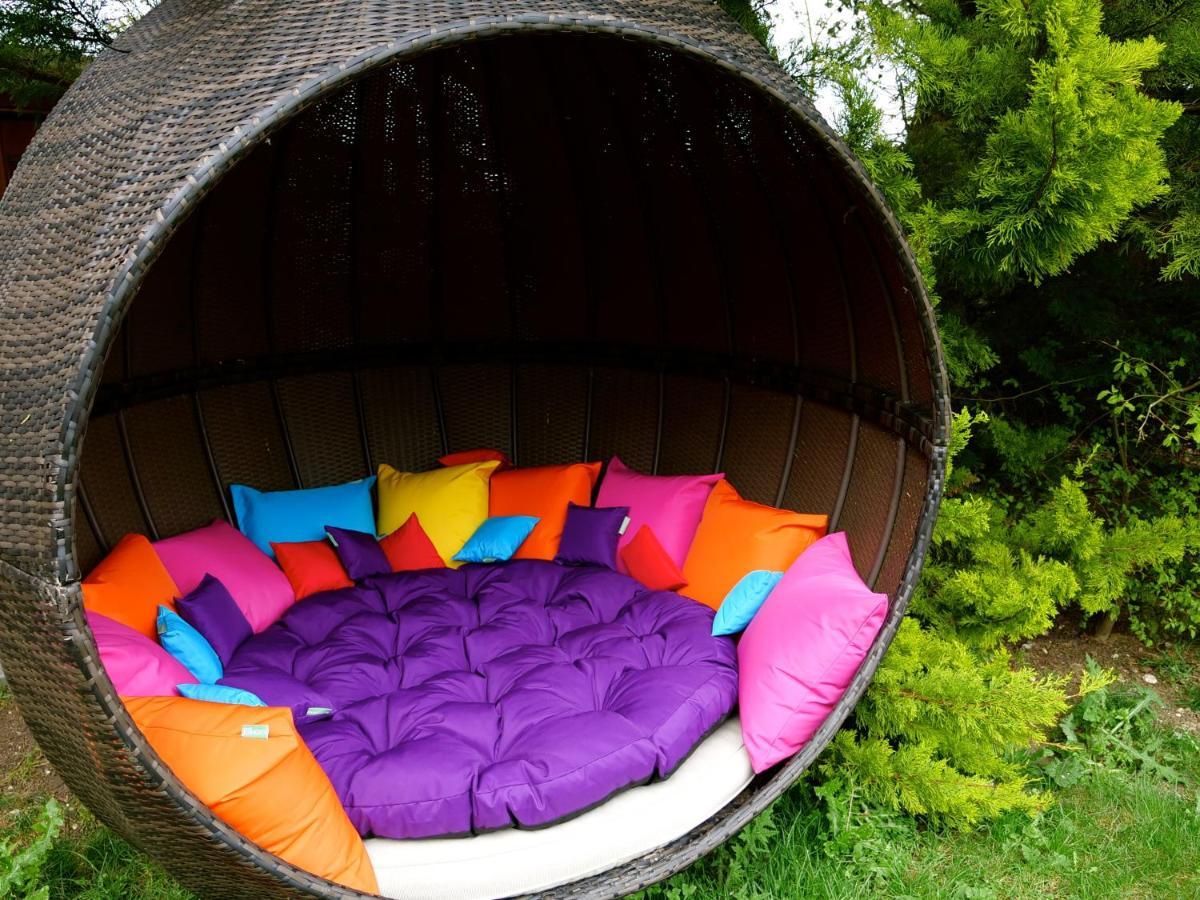 Deluxe 2 Bed Versace Bungalow Hot Tub, Sky Tv, Cinema Screen Saffron Walden Exterior foto