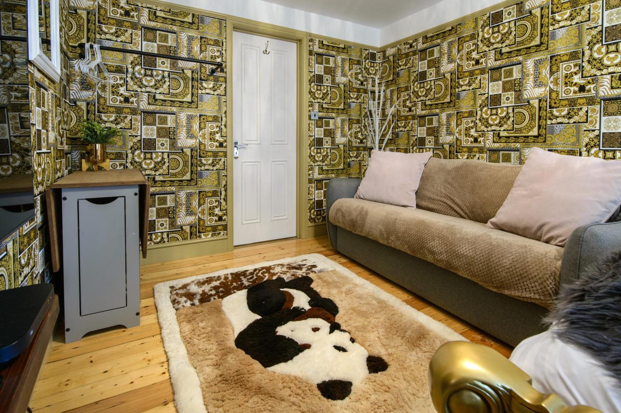 Deluxe 2 Bed Versace Bungalow Hot Tub, Sky Tv, Cinema Screen Saffron Walden Exterior foto